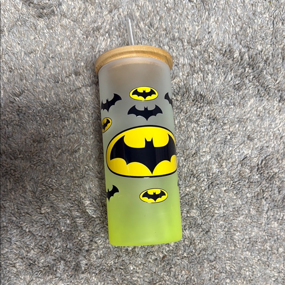 Batman Logo Frosted Tumbler with Straw - Picture 1 of 1